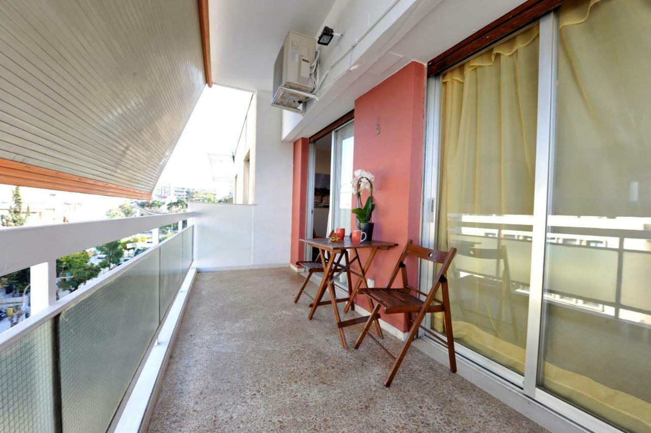 Near Stavros Niarchos Park & Acropolis