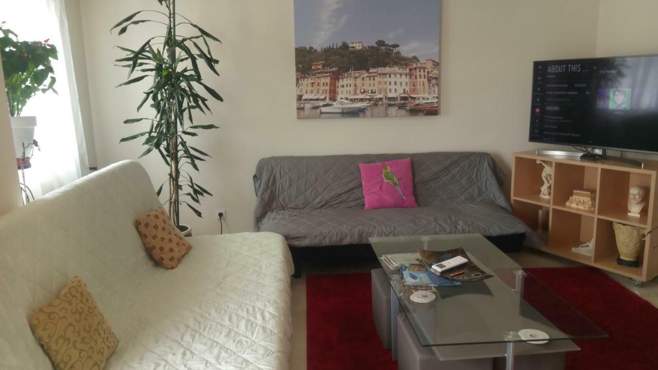 Near Stavros Niarchos Park & Acropolis * Athens
